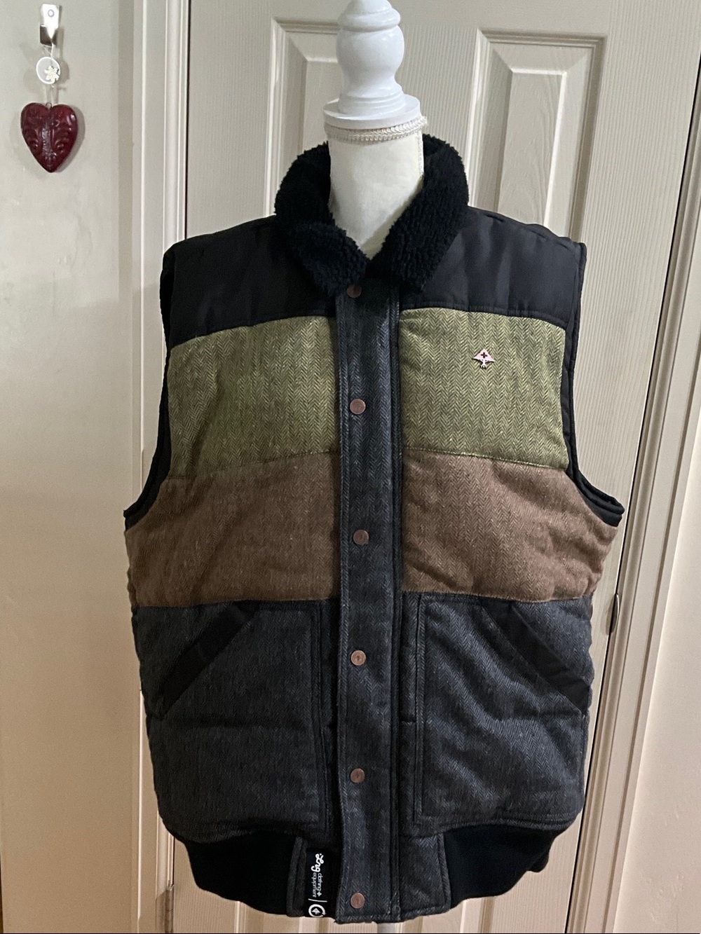 Heavy duty MENS vest